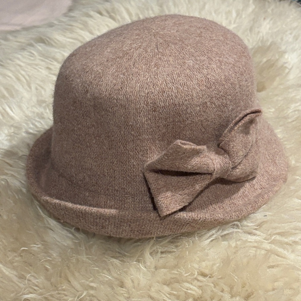 ADORA 100% Wool Women's Soft Pink Bow Hat